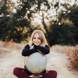 Meet your Posher, Makena